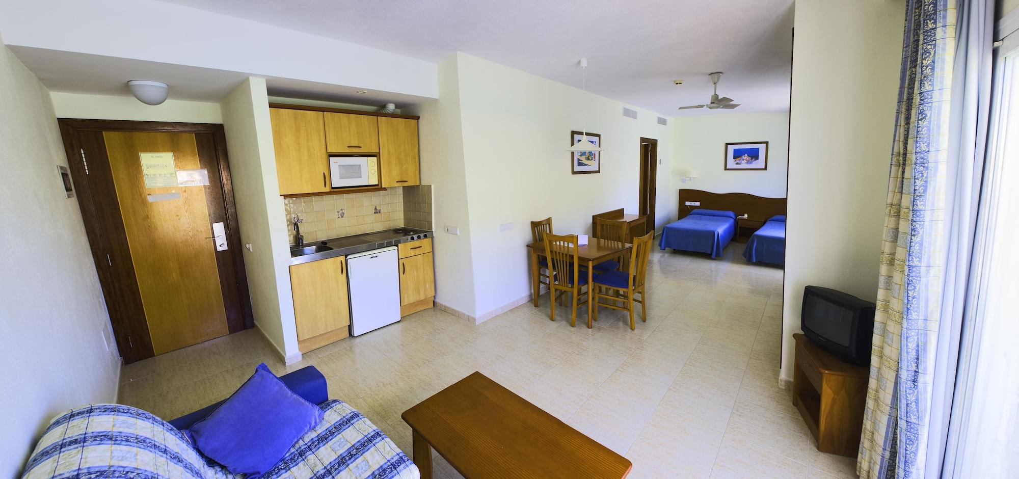 Hotel El Pinar Кала Лонга Екстериор снимка