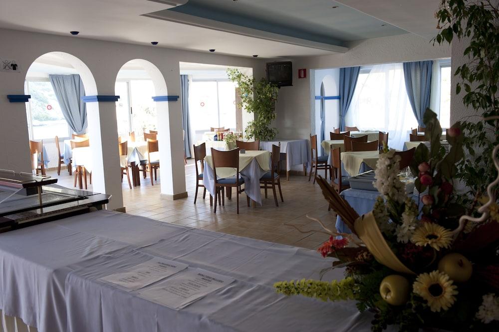 Hotel El Pinar Кала Лонга Екстериор снимка