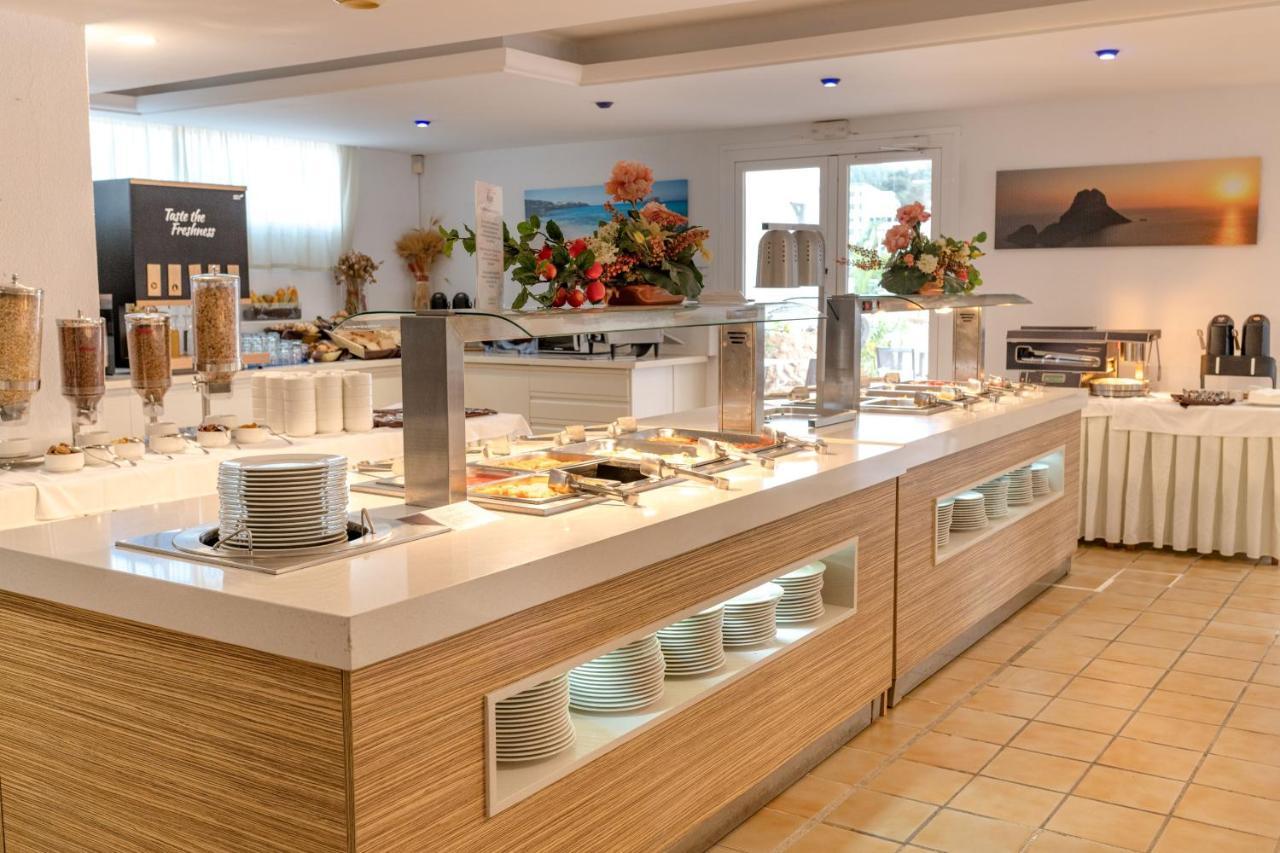 Hotel El Pinar Кала Лонга Екстериор снимка