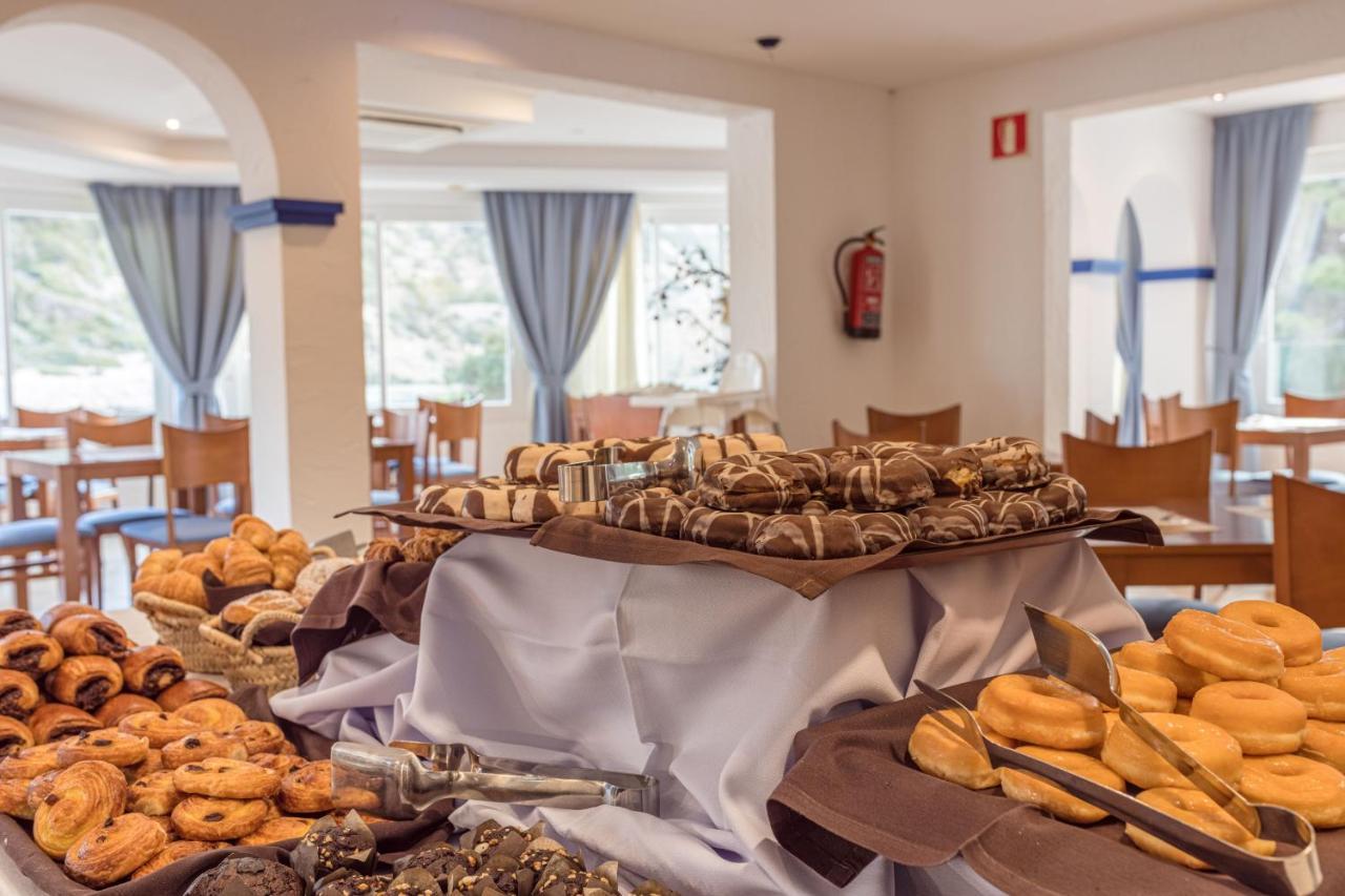 Hotel El Pinar Кала Лонга Екстериор снимка