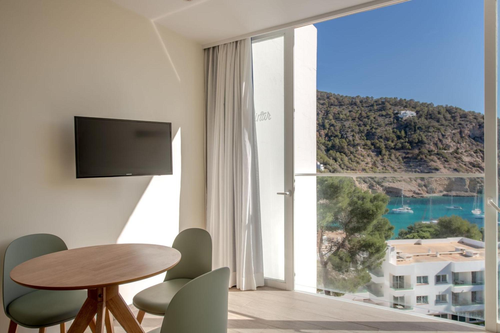 Hotel El Pinar Кала Лонга Екстериор снимка