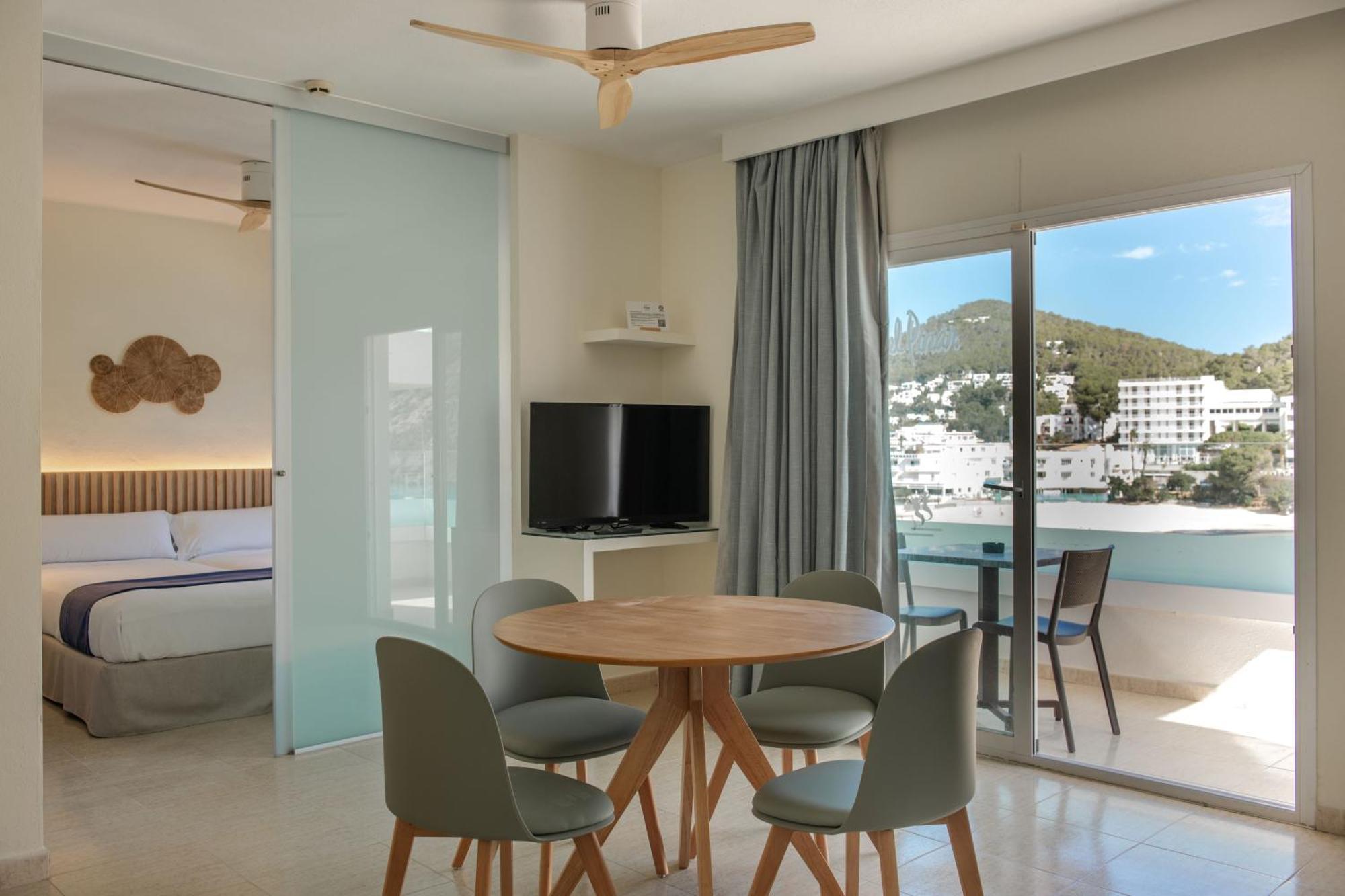 Hotel El Pinar Кала Лонга Екстериор снимка