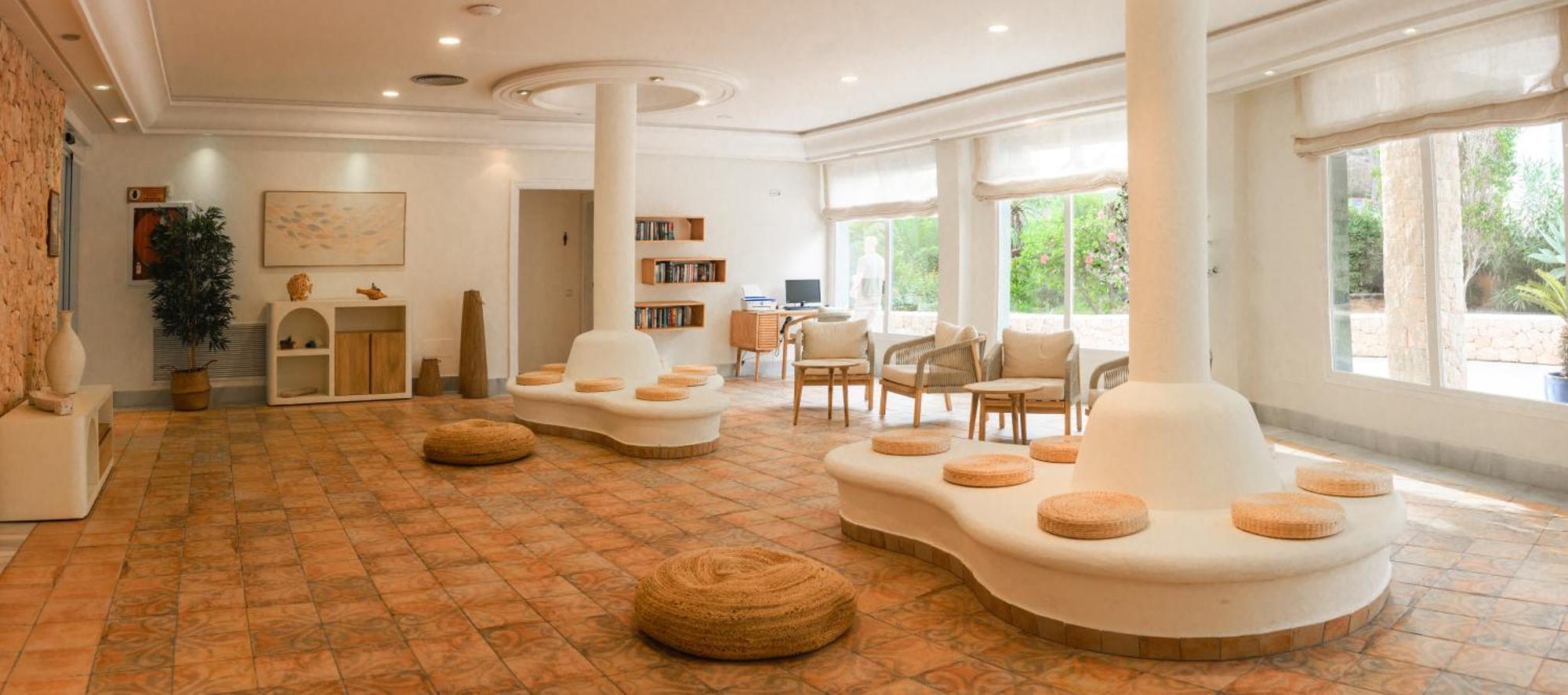 Hotel El Pinar Кала Лонга Екстериор снимка